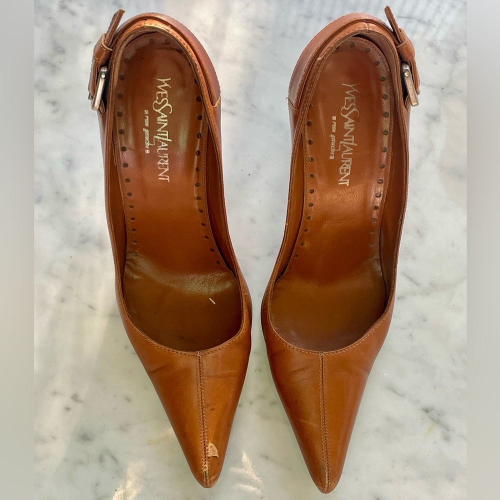 Yves Saint Laurent leather pointed toe pumps, buckle accent, needs heel taps, 37 - Picture 10 of 15